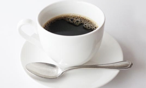 コーヒーカップにコーヒーが入っている写真